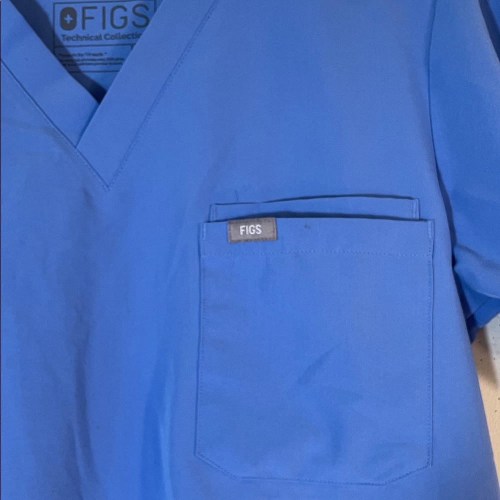 2 Figs Catarina Two-Pocket Scrub Tops. XS. - Picture 6 of 10